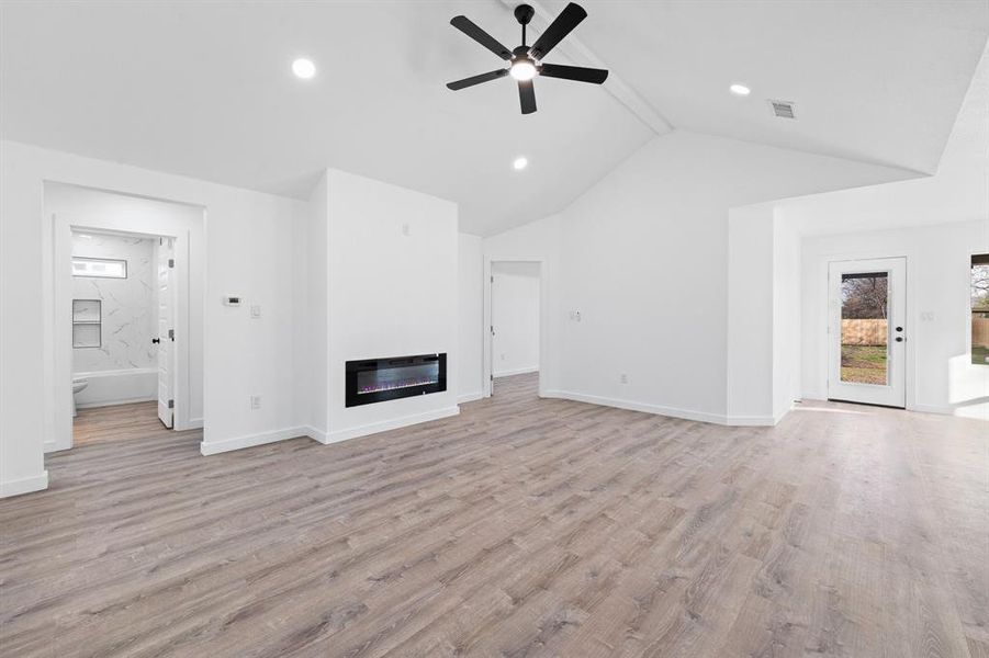 Spacious, unfurnished interior of a new home in , Hillsboro (Image 22). Spacious, unfurnished interior of a new home in , Hillsboro (Image 22).