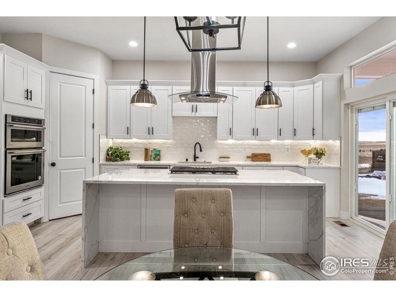 Plenty of space for large food prep and entertaining.