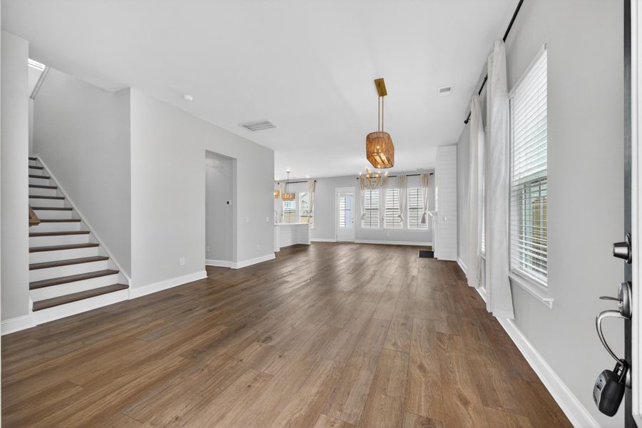 Spacious, unfurnished interior of a new home in , Summerville (Image 21).