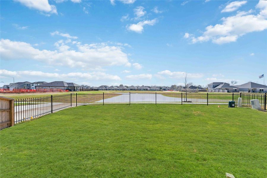 Community amenities in Laurel Landing, Alvin (Image 30).