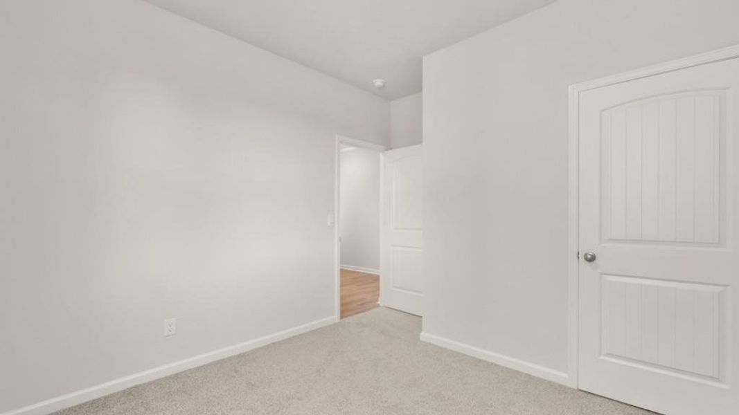 Spacious, unfurnished interior of a new home in Sheffield Highlands, Dallas (Image 23). Spacious, unfurnished interior of a new home in Sheffield Highlands, Dallas (Image 23).