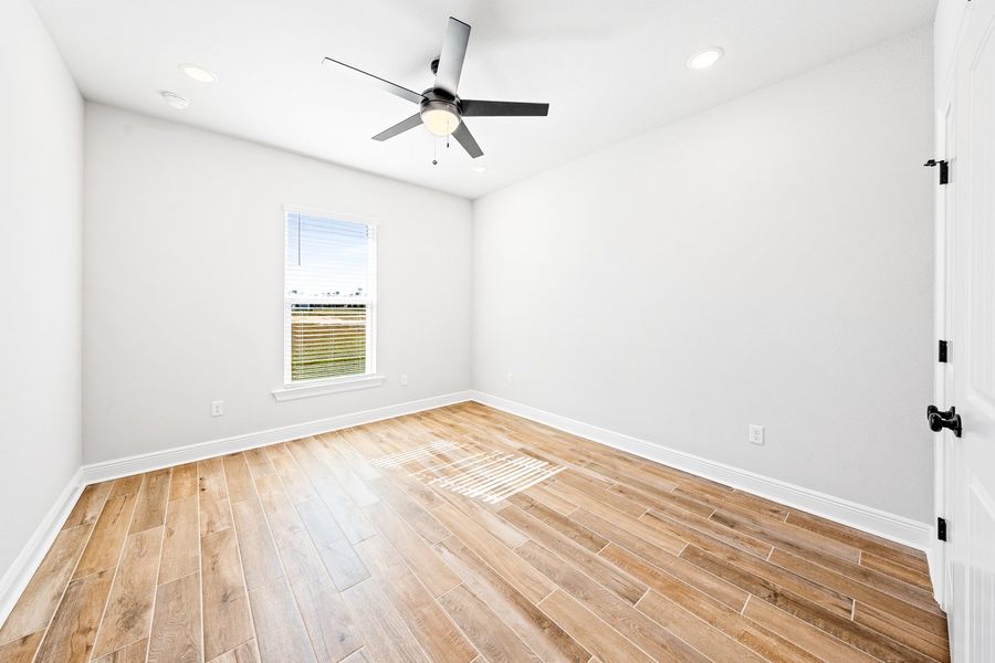 Spacious, unfurnished interior of a new home in Natureview, Freeport (Image 18).