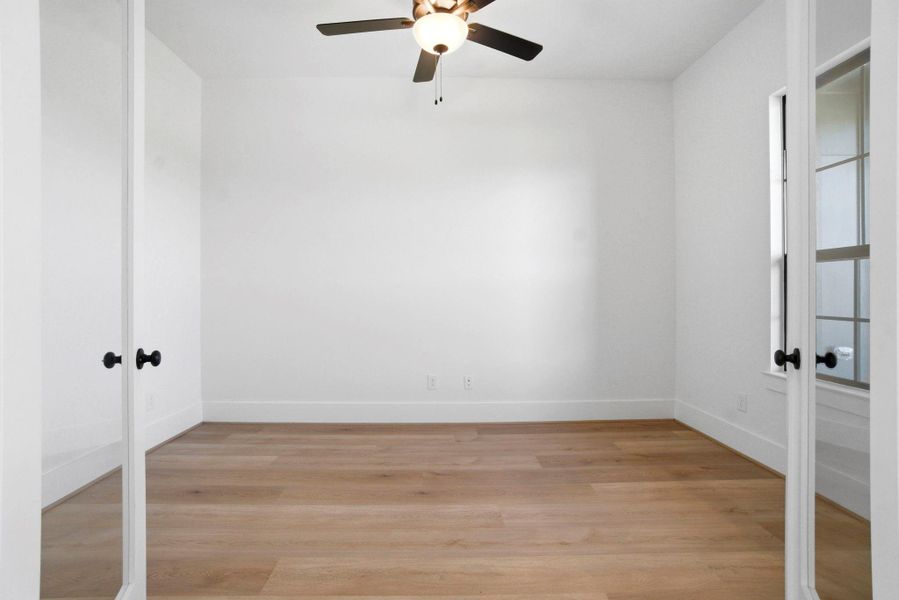 Spacious, unfurnished interior of a new home in Chapel Bend, Montgomery (Image 32).