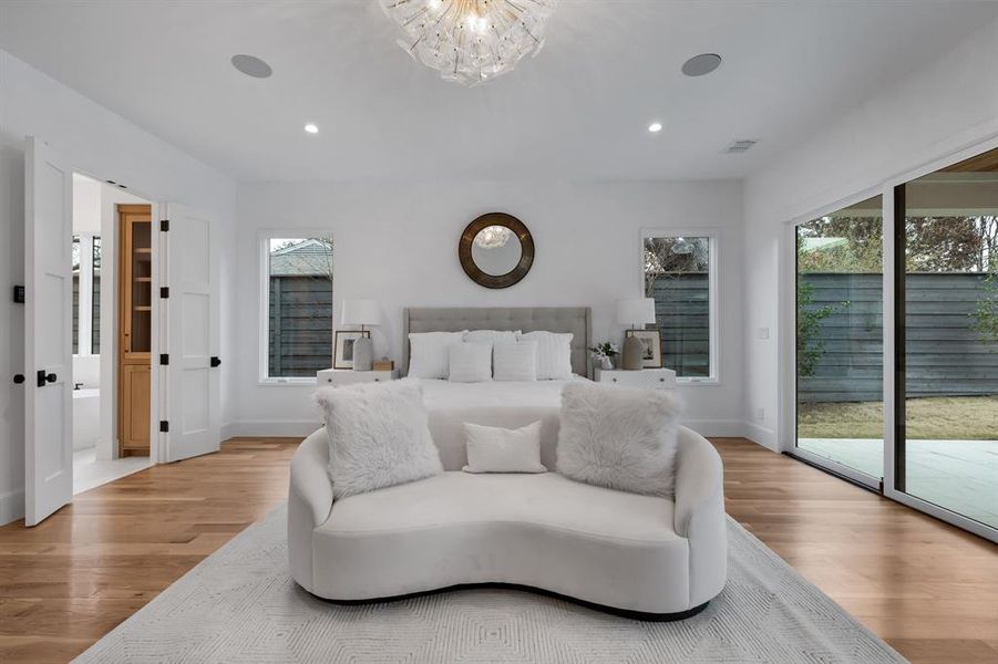 Furnished interior view inside a new home in , Dallas (Image 14).