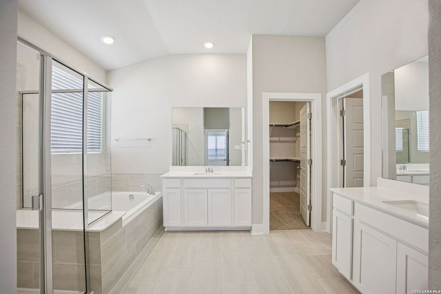 Furnished interior view inside a new home in Sagebrooke - Classic Series, San Antonio (Image 9).