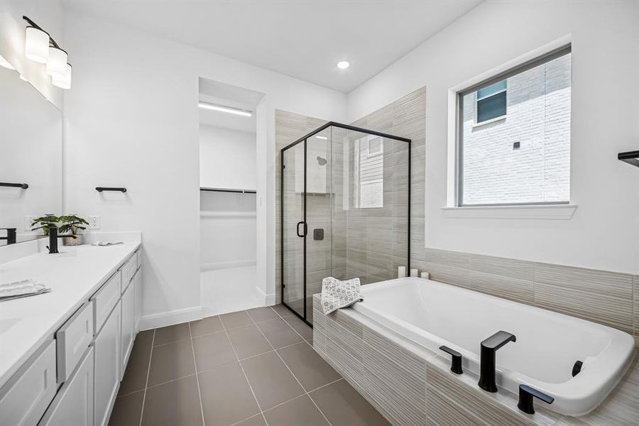 Furnished interior view inside a new home in Monterra - Classics, Fate (Image 14).