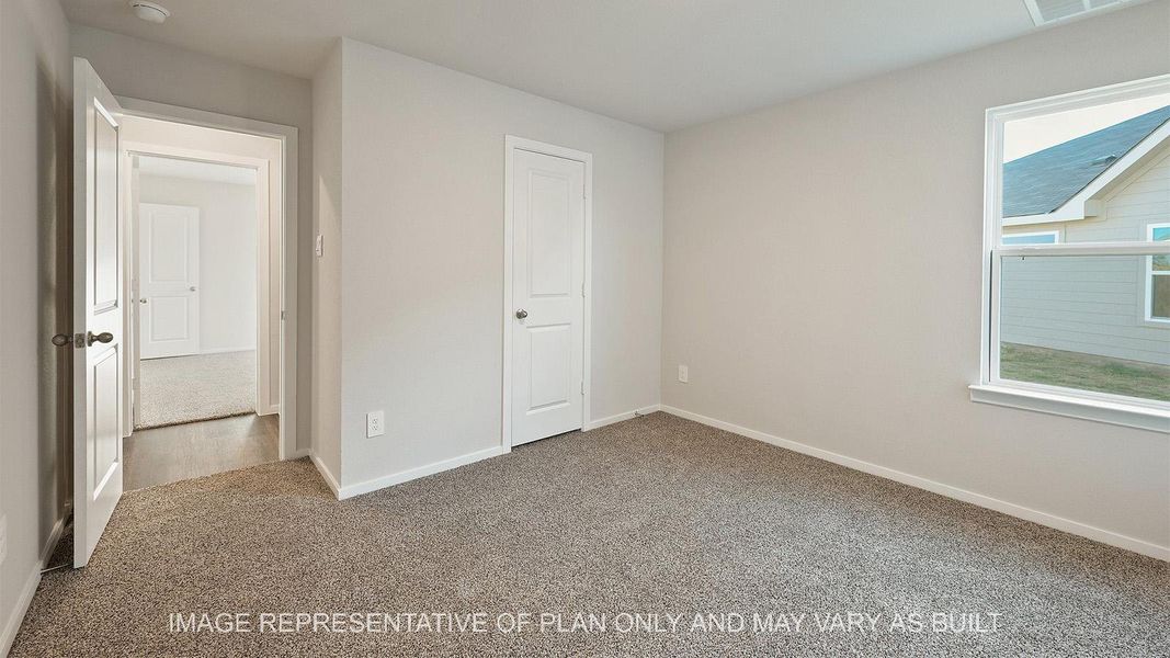 Spacious, unfurnished interior of a new home in Pleasant Hill, Bryan (Image 7).
