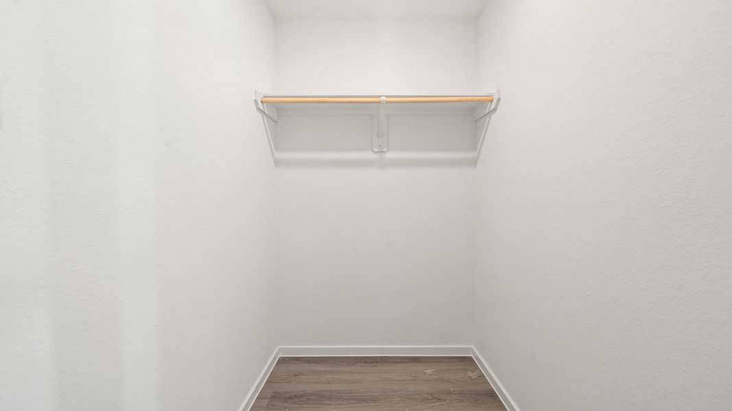 Spacious, unfurnished interior of a new home in Sunterra Lakes, Brookshire (Image 20).