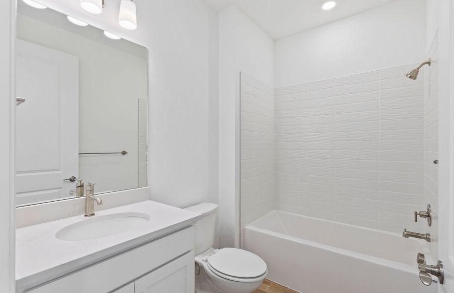 Furnished interior view inside a new home in Terreno, Naples (Image 11).