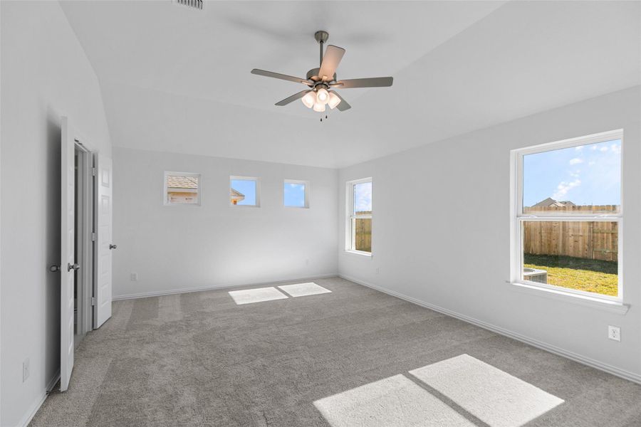Spacious, unfurnished interior of a new home in River Ranch, Dayton (Image 18).