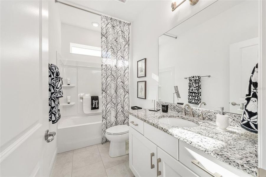 Furnished interior view inside a new home in , Ocala (Image 9).