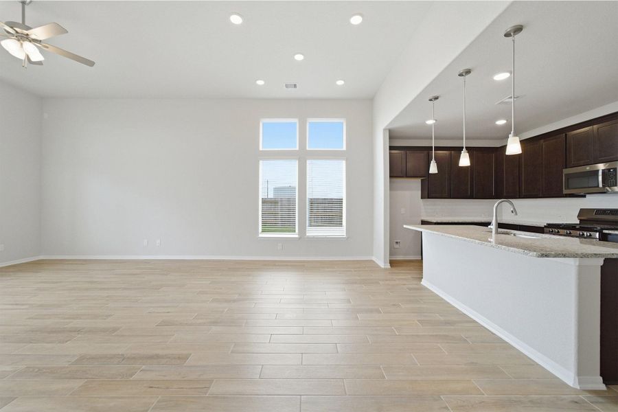Spacious, unfurnished interior of a new home in Creekhaven, Arcola (Image 21).