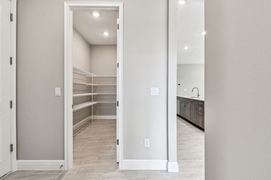 Spacious, unfurnished interior of a new home in River Preserve Estates, Parrish (Image 61).