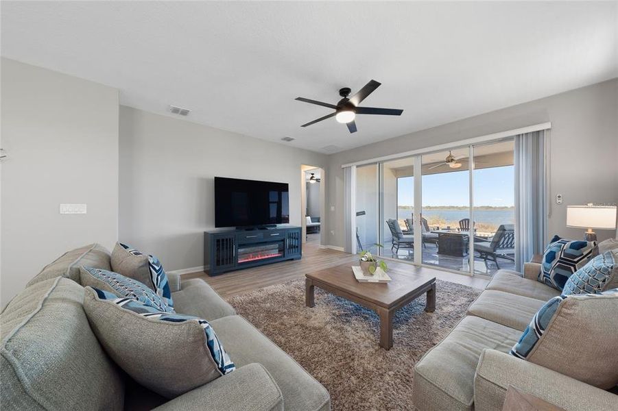 Furnished interior view inside a new home in , Lake Alfred (Image 7).