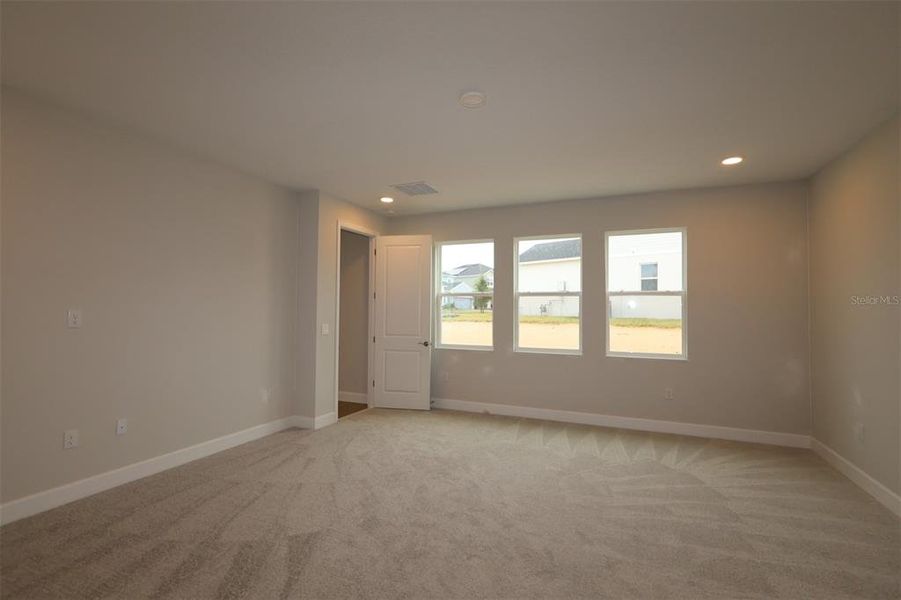 Spacious, unfurnished interior of a new home in Emerson Pointe, Apopka (Image 12). Spacious, unfurnished interior of a new home in Emerson Pointe, Apopka (Image 12).