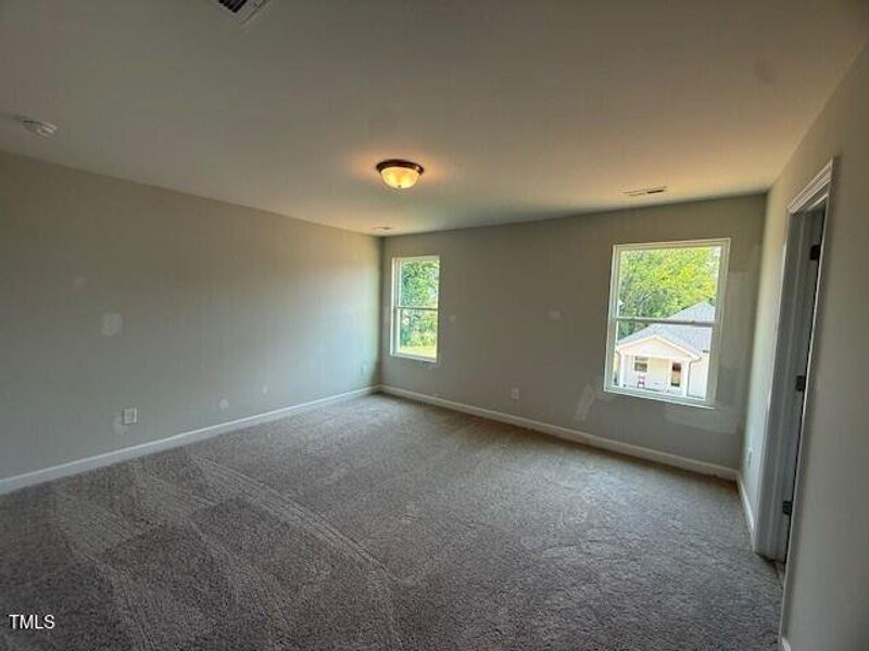 Spacious, unfurnished interior of a new home in Gregory Village, Lillington (Image 66).