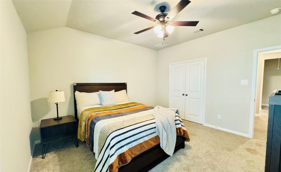 Furnished interior view inside a new home in Southwinds, Baytown (Image 40). Furnished interior view inside a new home in Southwinds, Baytown (Image 40).