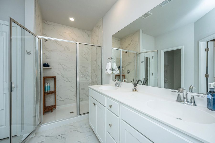 Furnished interior view inside a new home in Saint John's Lake: Coastal Collection, Johns Island (Image 32).