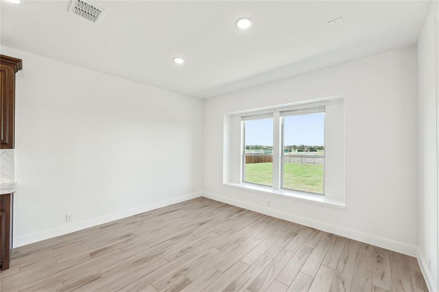 Spacious, unfurnished interior of a new home in Glenbrook, Red Oak (Image 21).