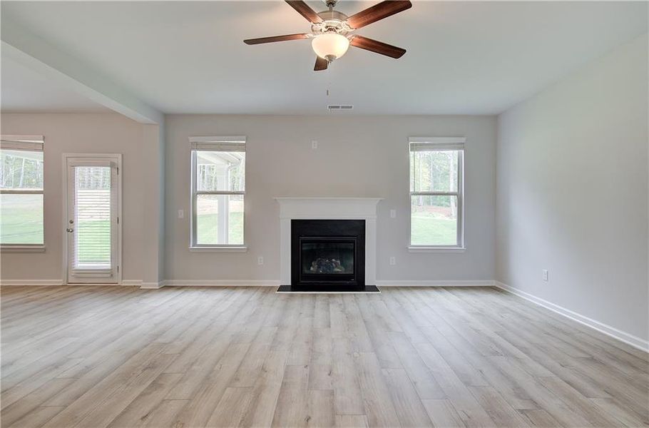 Spacious, unfurnished interior of a new home in Riverbend Overlook, Fayetteville (Image 18).