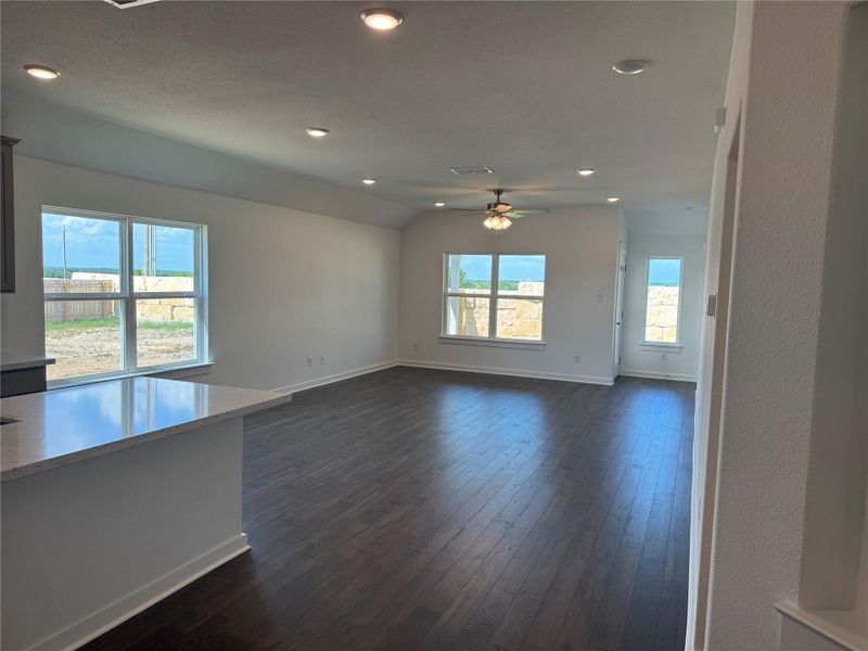 Spacious, unfurnished interior of a new home in Hunters Glen, Jarrell (Image 12).