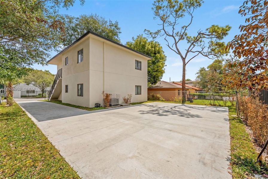 Exterior details and patio area of a home in , Miami (Image 3).