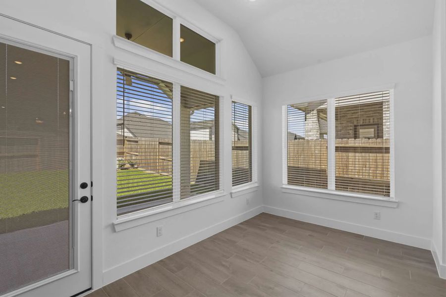 Spacious, unfurnished interior of a new home in Sienna 45', Missouri City (Image 10). Spacious, unfurnished interior of a new home in Sienna 45', Missouri City (Image 10).