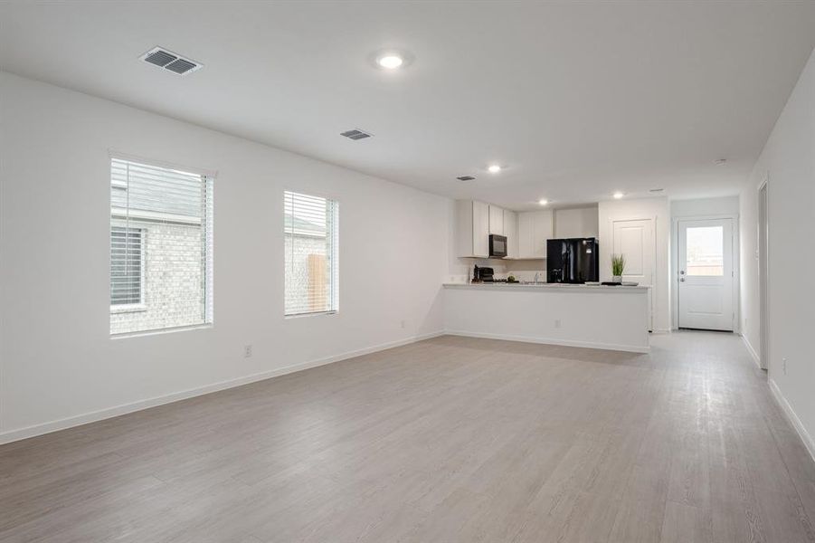 Spacious, unfurnished interior of a new home in Falcon Heights, Forney (Image 11).