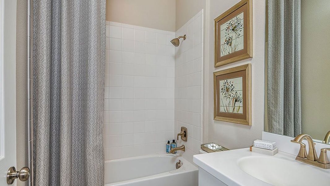Representative furnished interior of a home built from the Saint Thomas by Taylor Morrison in Indigo Creek, Apollo Beach (Image 16).