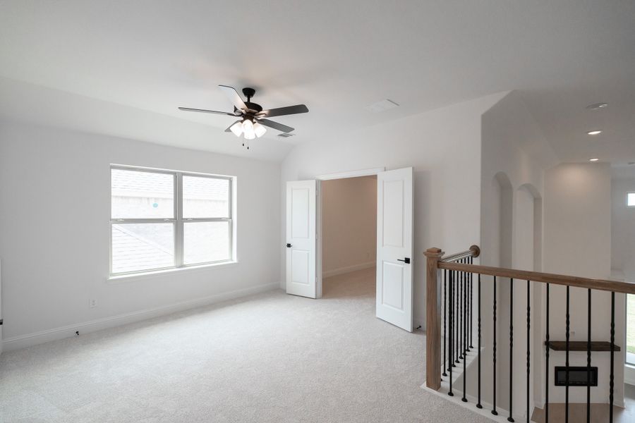 Spacious, unfurnished interior of a new home in Enclave at Legacy Hills, Celina (Image 25).
