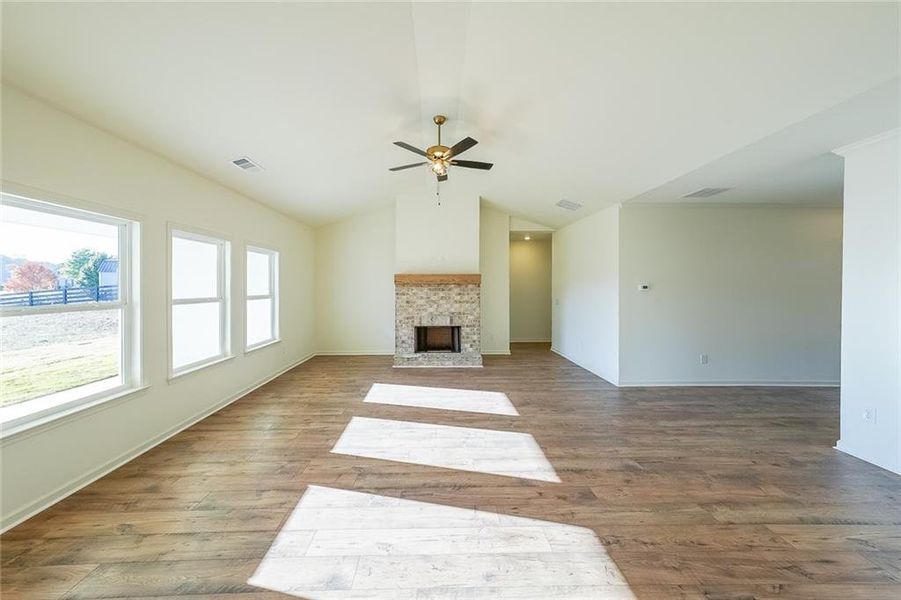 Spacious, unfurnished interior of a new home in , Dawsonville (Image 32).