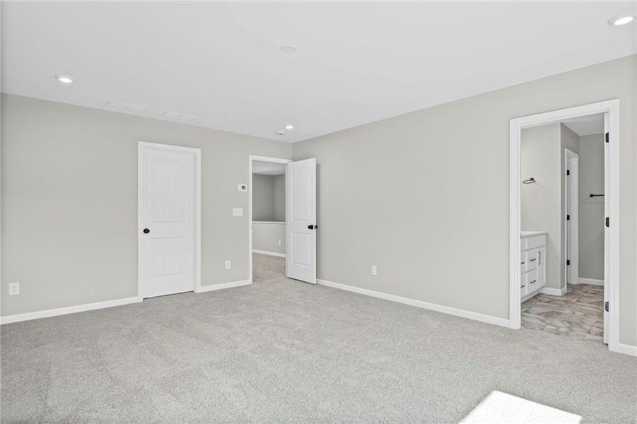 Spacious, unfurnished interior of a new home in Sage Woods, Dallas (Image 35).