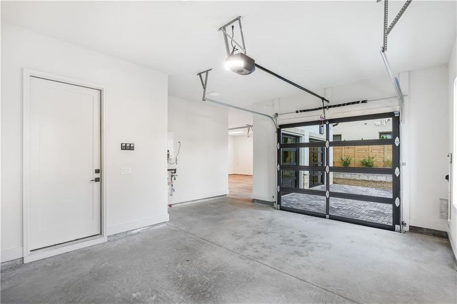 Spacious, unfurnished interior of a new home in , Alpharetta (Image 31). Spacious, unfurnished interior of a new home in , Alpharetta (Image 31).