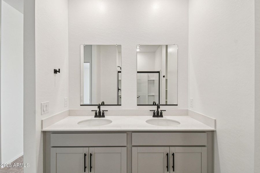 30-web-or-mls-W Bowker St-S2008-030