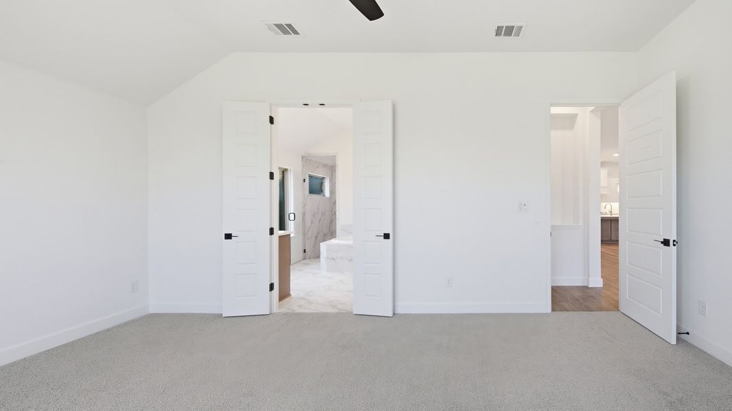 Spacious, unfurnished interior of a new home in Hillstead, Lavon (Image 21).