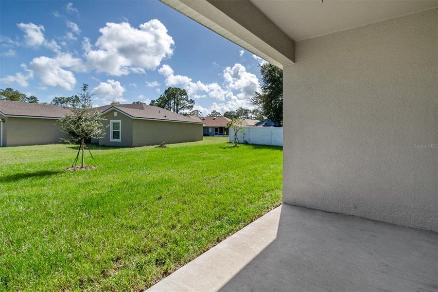 Exterior details and patio area of a home in , Palm Coast (Image 4).