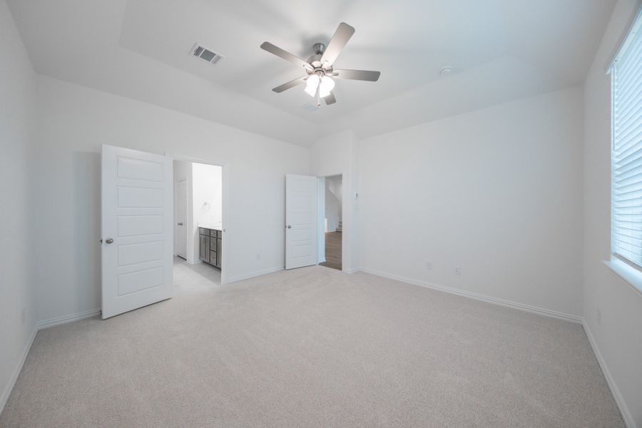 Spacious, unfurnished interior of a new home in Churchill, Anna (Image 24).