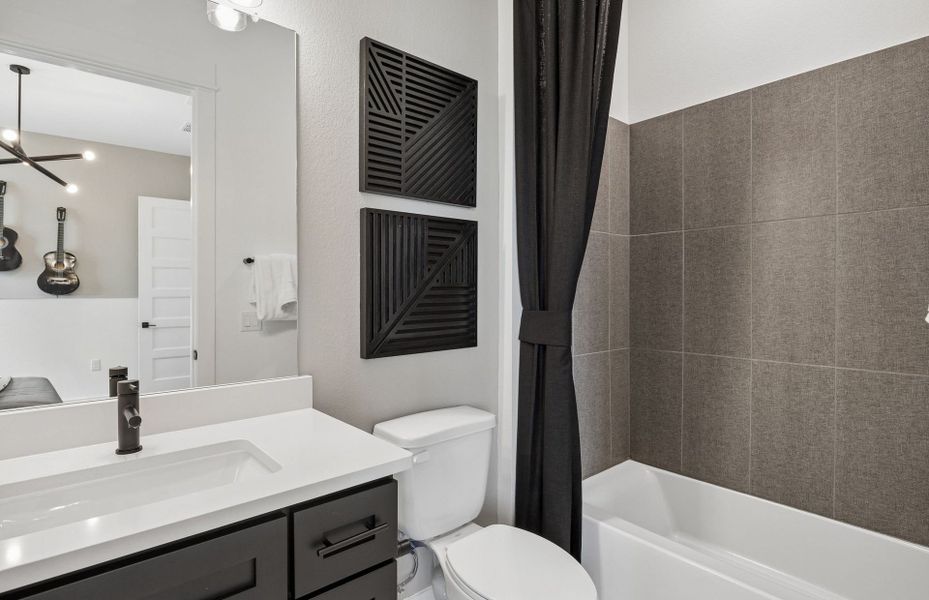 Representative furnished interior of a home built from the Renown by Del Webb in Del Webb Sugar Land at Ryehill, Rosenberg (Image 7). Representative furnished interior of a home built from the Renown by Del Webb in Del Webb Sugar Land at Ryehill, Rosenberg (Image 7).