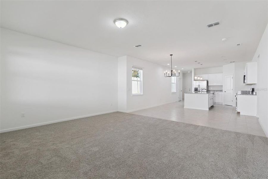 Spacious, unfurnished interior of a new home in Grand Isle, Grand Island (Image 18).