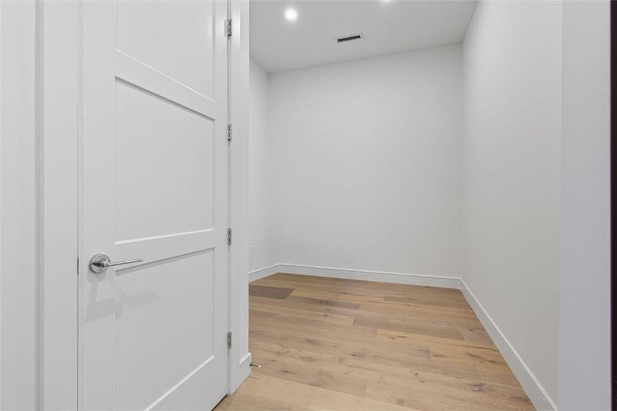 Spacious, unfurnished interior of a new home in The Dillon Buckhead, Atlanta (Image 22).