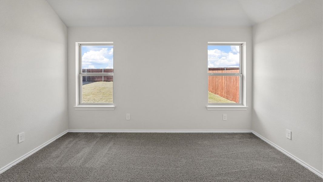 Spacious, unfurnished interior of a new home in Oak Valley Estates, Bullard (Image 20).