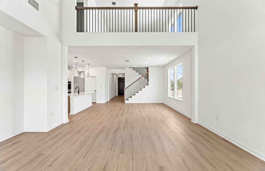 Spacious, unfurnished interior of a new home in Kuempel Farms, Pflugerville (Image 54).
