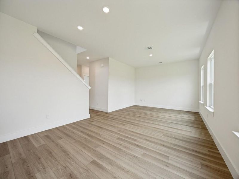 Spacious, unfurnished interior of a new home in Pebblebrook, Sherman (Image 19).