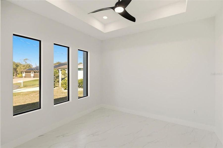 Spacious, unfurnished interior of a new home in , Rotonda West (Image 22).