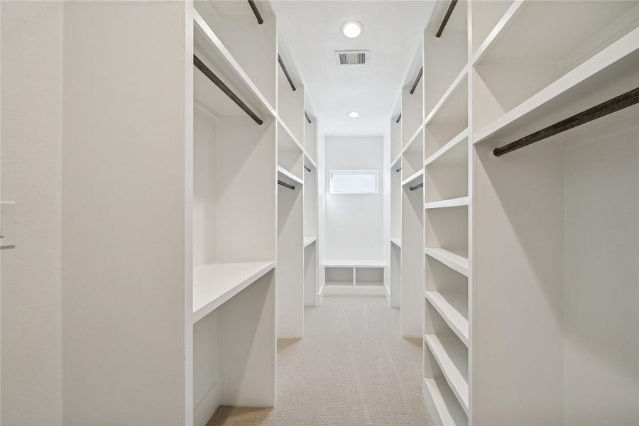 Spacious, unfurnished interior of a new home in West 21st Residences, Houston (Image 20).