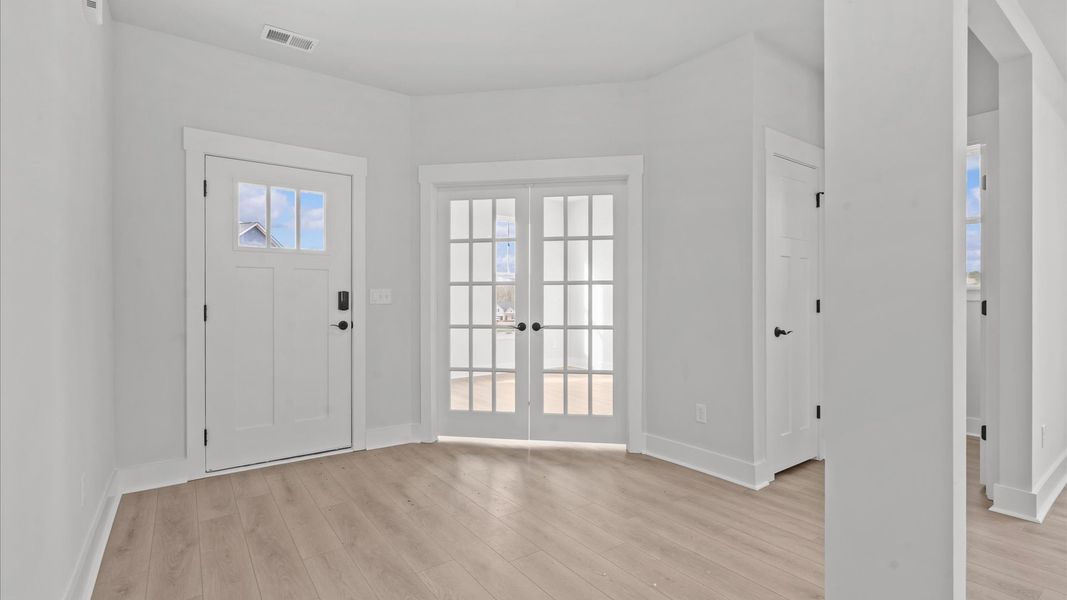 Furnished interior view inside a new home in Fox Hollow, Spartanburg (Image 6).
