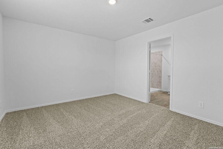 Spacious, unfurnished interior of a new home in Hickory Ridge, Elmendorf (Image 13).