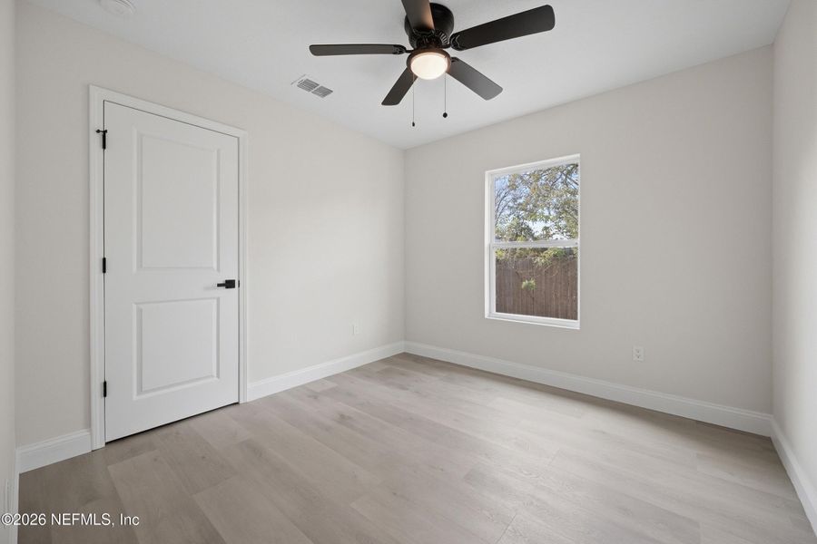 Spacious, unfurnished interior of a new home in , Jacksonville (Image 21).