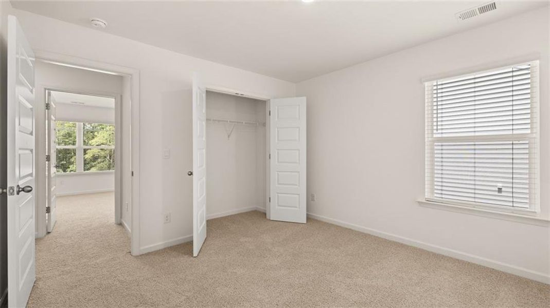 Spacious, unfurnished interior of a new home in Bridle Creek, Locust Grove (Image 36).