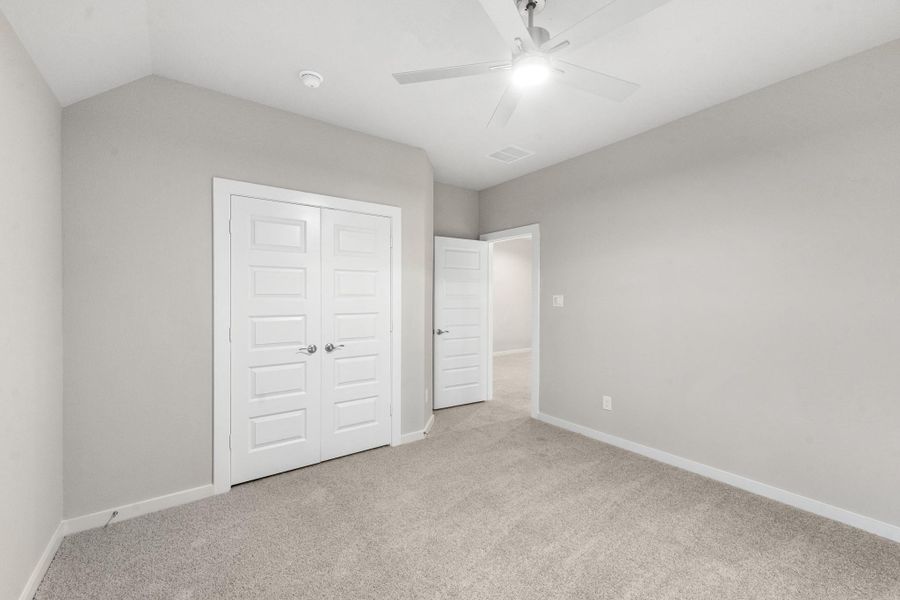 Spacious, unfurnished interior of a new home in Briarwood Crossing, Rosenberg (Image 34).